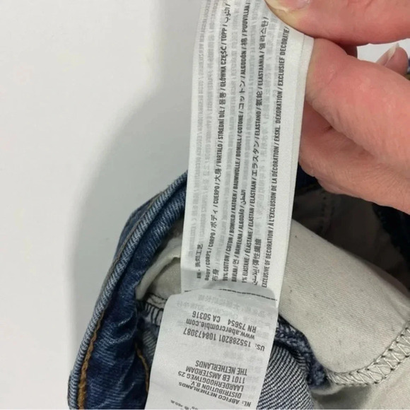 Abercrombie The Skinny High Rise Jeans - Picture 5 of 9